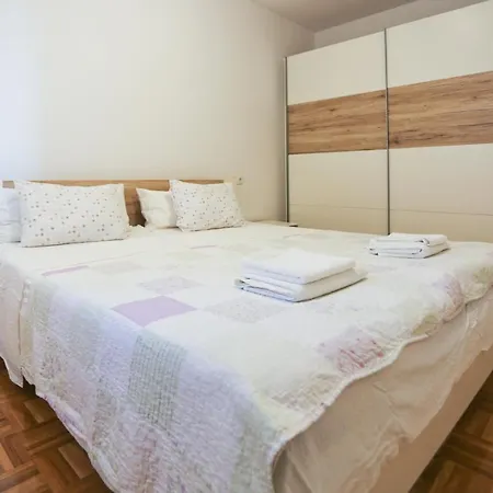 Dani Apartment *